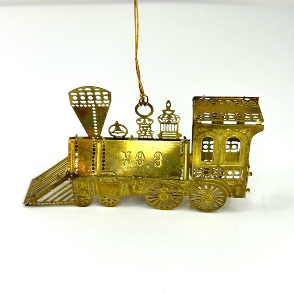 Vintage Small Brass 3D Train No. 09 Engine - Picture 6 of 8